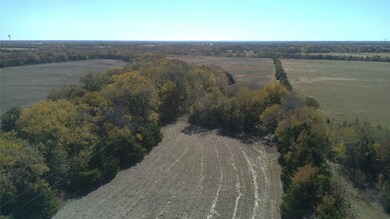 823 W Saunders St, Trenton, TX 75490 - photo 5