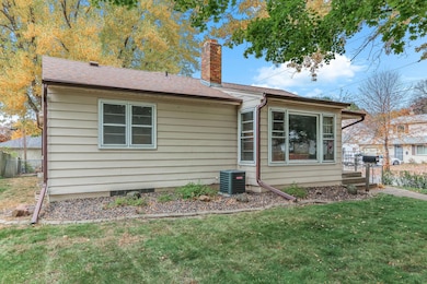 1319 Birmingham St, Saint Paul, MN 55106 - photo 3