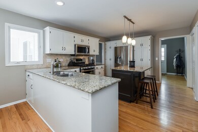 2031 Engle Rd, Naperville, IL 60564 - photo 3