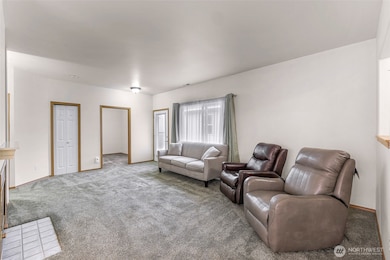 323 N Laventure Rd unit C, Mount Vernon, WA 98273 - photo 6