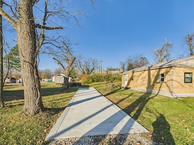 523 Pine St, Cabool, MO 65689 - photo 3