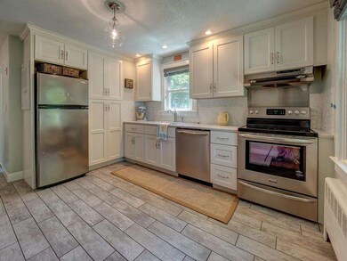 10 Morrison St, Uxbridge, MA 01569 - photo 4