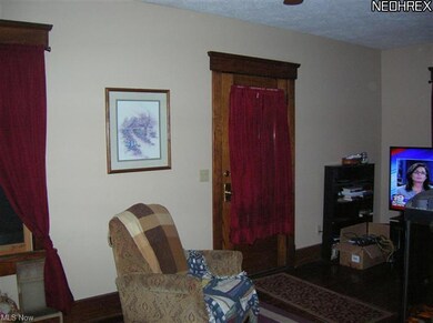 1322 Heising Ct SW, Canton, OH 44706 - photo 2