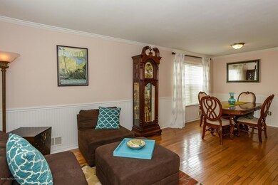 007_Living & Dining Room