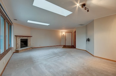 2757 Harbor Dr unit 2B1, Joliet, IL 60431 - photo 5