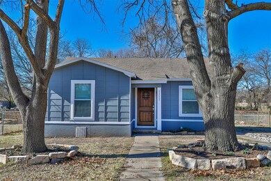 1111 S Taylor St, Gainesville, TX 76240 - photo 3