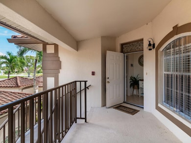 230 Newport Dr Apt 610 Naples FL 34114 U