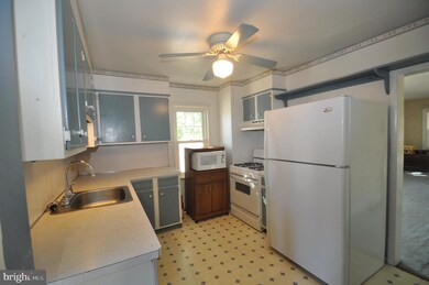 202 E Center Ave, Maple Shade, NJ 08052 - photo 5