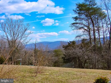 422 Mountainview Dr, Luray, VA 22835 - photo 2