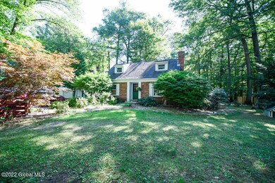 722 Pearse Rd, Schenectady, NY 12309 - photo 2