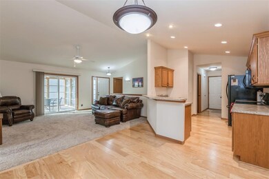 3107 Riviera Ct SW unit C, Cedar Rapids, IA 52404 - photo 6