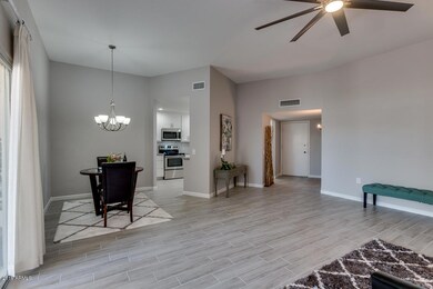 10502 W Palmeras Dr, Sun City, AZ 85373 - photo 4