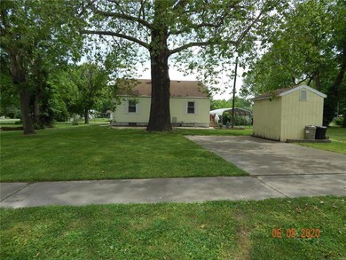 205 E Emily St, Freeburg, IL 62243 - photo 5
