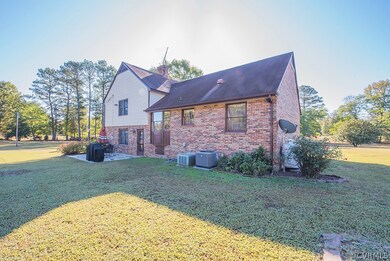 6820 W Quaker Rd, Disputanta, VA 23842 - photo 3