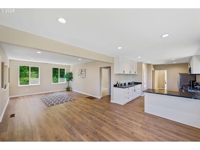 831 S 11th St, Coos Bay, OR 97420 - photo 5