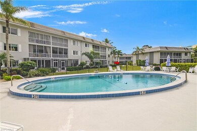 Close proximity to community pool