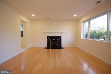 2129 Grayson Place, Falls Church, VA 22043 - photo 3