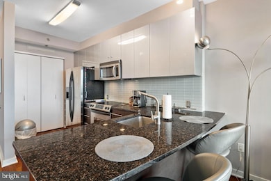 The Murano Condominium unit 1408, Philadelphia, PA 19103 - photo 4