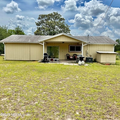 200 3rd Way, Interlachen, FL