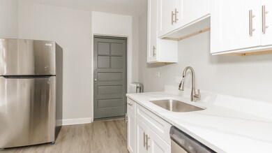 2724 W Rosemont Ave unit 3, Chicago, IL 60659 - photo 5