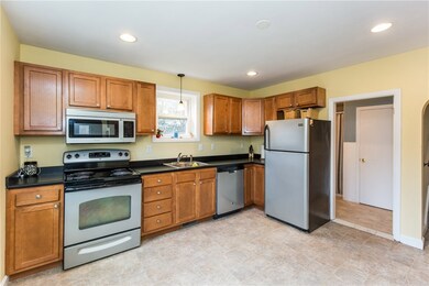 60 Club Dr, Cumberland, RI 02864 - photo 4