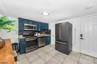 7 Calumet St, Newark, NJ 07105 - photo 3