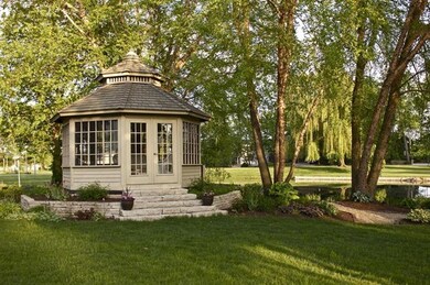 326 Oak Dr, La Porte, IN 46350 - photo 2