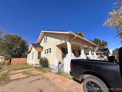 404 S 9th St, Clinton, OK 73601 - photo 2