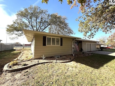 505 S Maple St, Inman, KS 67546 - photo 3