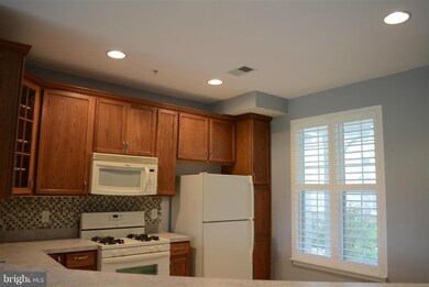 13958 Greendale Dr unit 16, Woodbridge, VA 22191 - photo 7