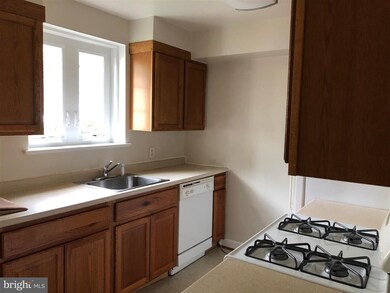 9826 Hollow Glen Place, Silver Spring, MD 20910 - photo 7