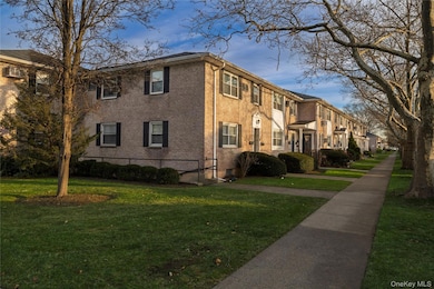 81-41 268th St unit 293 B, Glen Oaks, NY 11004 - photo 4