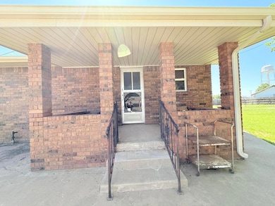 715 Ave P