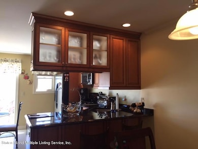 34 Calvanico Ln, Staten Island, NY 10314 - photo 4