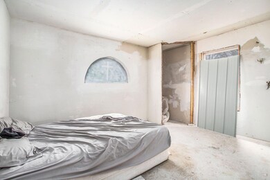 236 Sorin bedroom