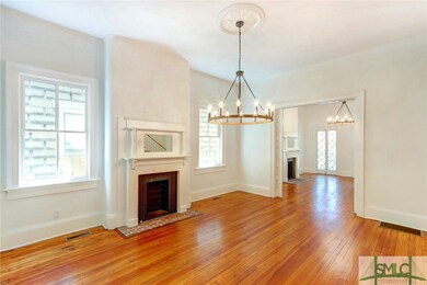 104 W 38th St, Savannah, GA 31401 - photo 6