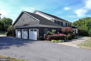 12901 Lance Cir, Hagerstown, MD 21742 - photo 2