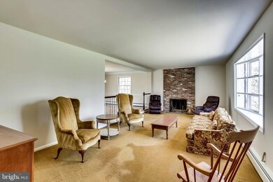 3300 Barkley Dr, Fairfax, VA 22031 - photo 3