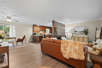 Open living to kitchen & dining