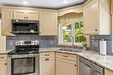 40 Walden Pond Dr, Nashua, NH 03064 - photo 7