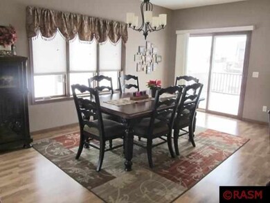 408 Woodhaven Ln, Mankato, MN 56001 - photo 2