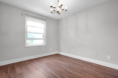 8-web-or-mls-2709-patrick-ave