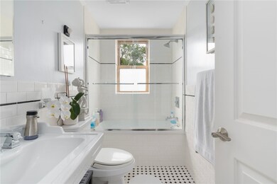 1180 Narragansett Blvd unit 5, Cranston, RI 02905 - photo 6