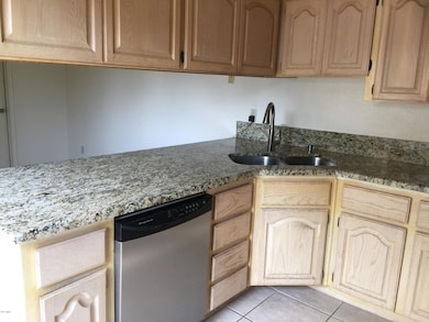 KITCHEN W GRANITE