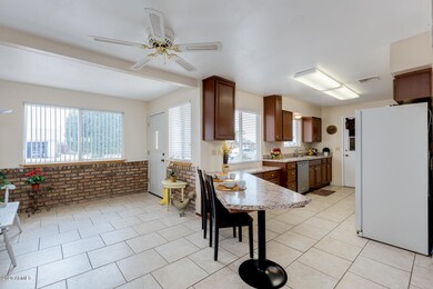 10024 W Deanne Dr, Sun City, AZ 85351 - photo 4