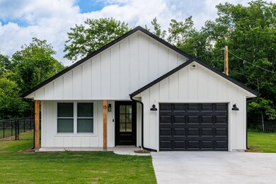 15 S Ora St, Pryor, OK 74361 - photo 2