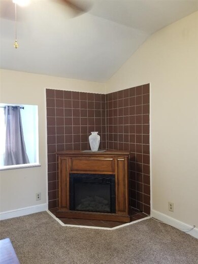 31 Page Rd unit 10, Litchfield, NH 03052 - photo 5