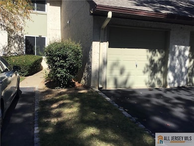 95 Thoreau Dr, Plainsboro, NJ 08536 - photo 2