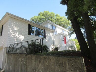 35 Hillcrest Ave, Worcester, MA 01602 - photo 3