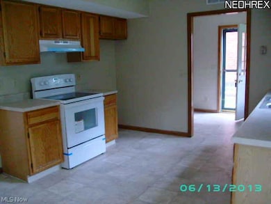 1828 1/2 E 298th St, Wickliffe, OH 44092 - photo 4